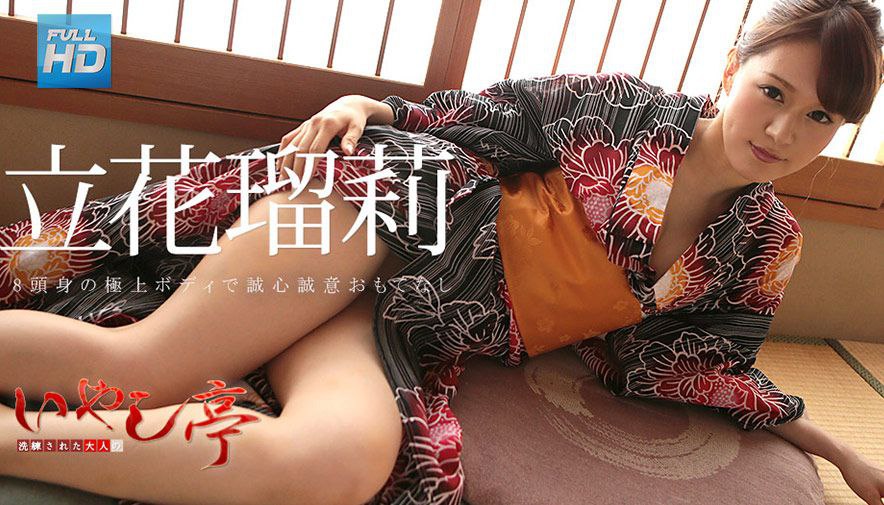 中年男约炮越南肤白妹子啪啪大秀_骑乘后入多种姿势换着勐操抱起来干